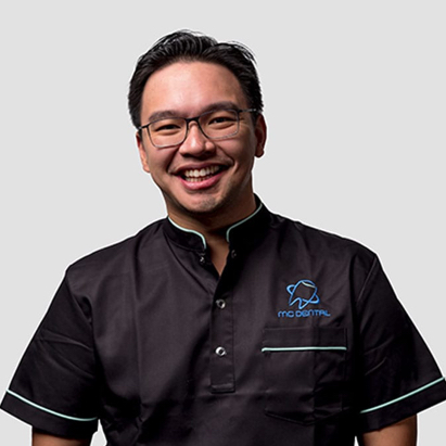 Dr Joshua Tor, 会说中文，马来西亚语的MC Dental牙医。