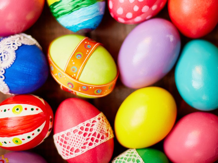Colourful Eggs Easter (884 × 662 px)
