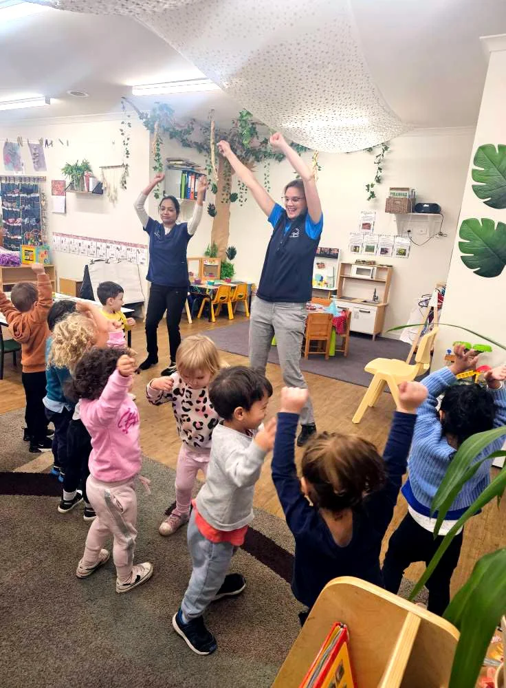 MC Dental为Avondale Heights早教中心带来欢笑和牙科乐趣